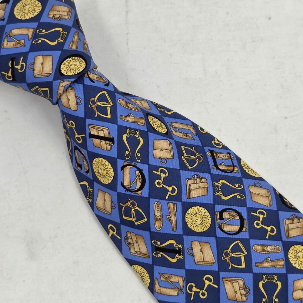 Gucci 100% Silk Blue Tie Business Executive Accessories Logo AOP Italy